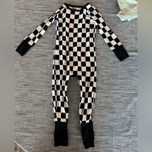 NWOT Little Sleepies Black and White “cool checks” crescent zippy 6-12m